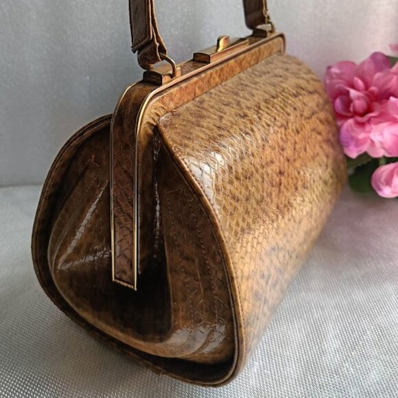 👜WIEN Vintage cylindrical caramel reptile / snake skin handbag - Picture 2 of 14